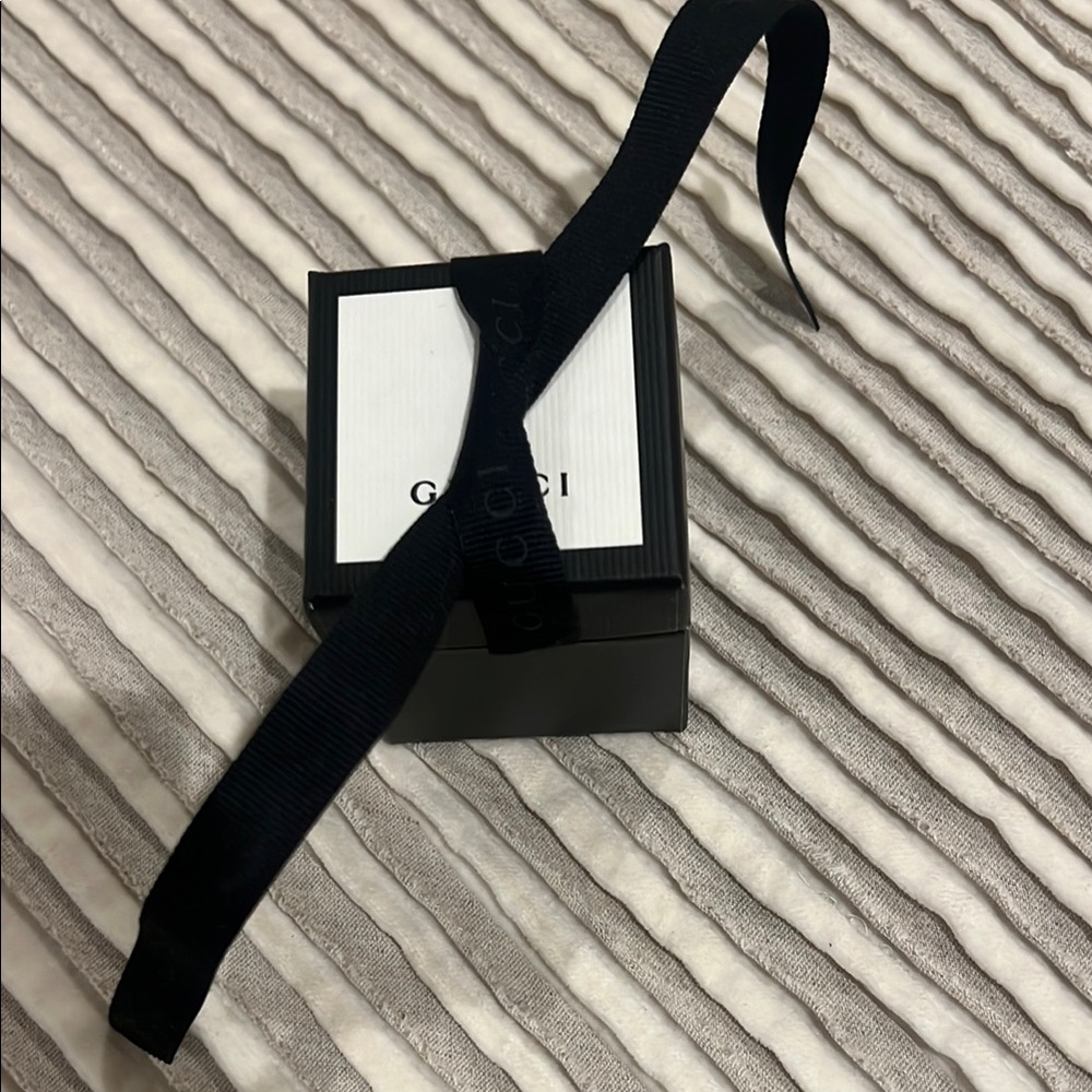 Gucci Black Ribbon Box - Picture 2 of 10